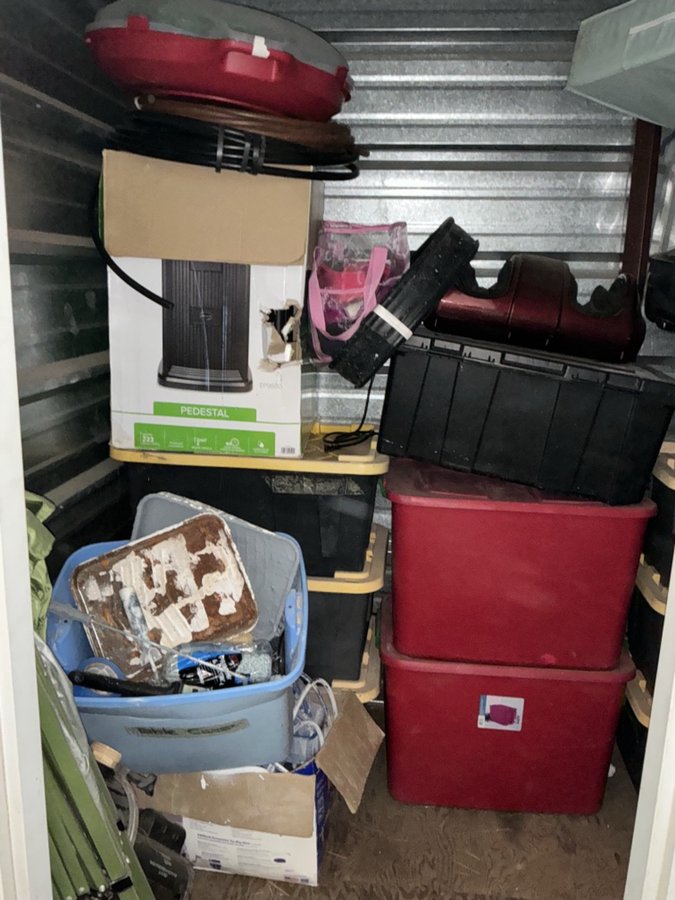 5 x 8 storage unit in Palmdale, CA