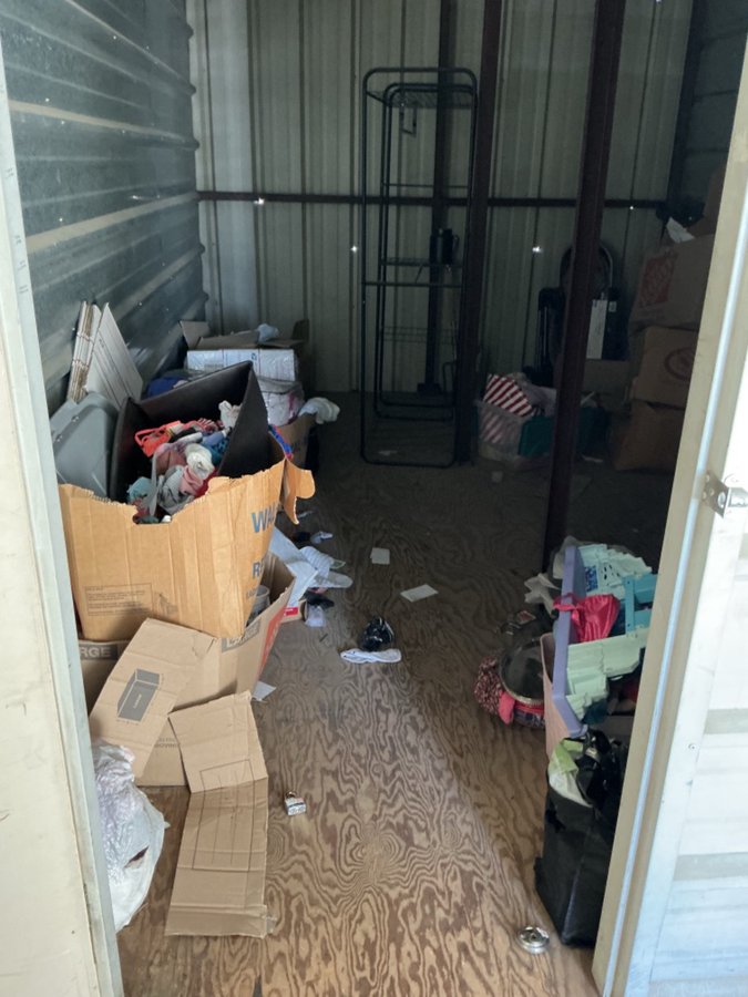 10 x 15 storage unit in Palmdale, CA