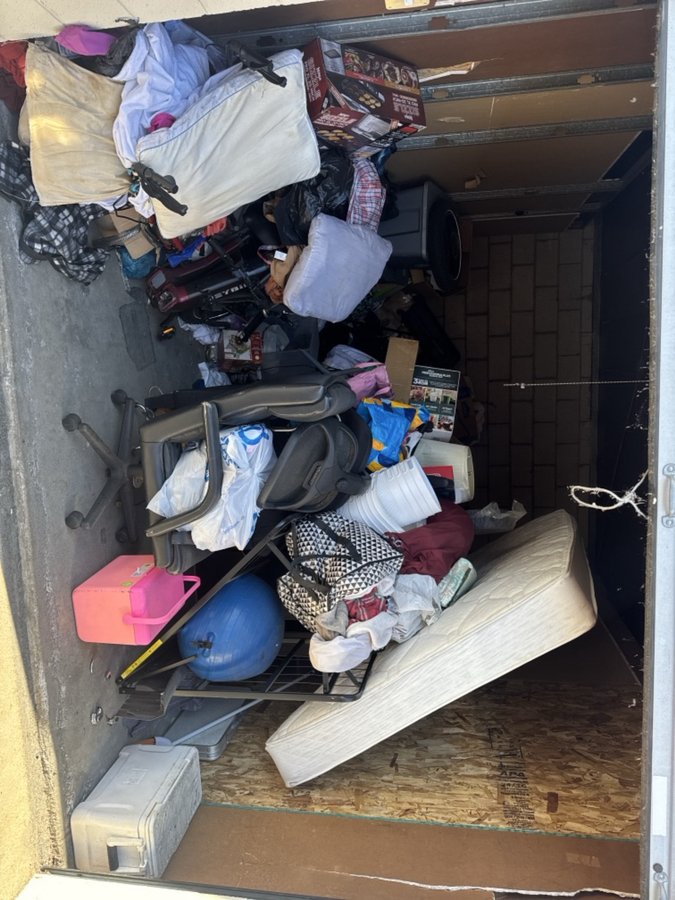 10 x 15 storage unit in Long Beach, CA