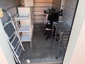 5 x 10 storage unit in Long Beach, CA