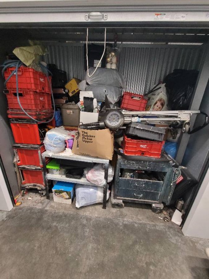 10 x 5 storage unit in Los Angeles, CA