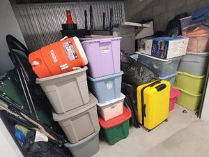 10 x 10 storage unit in Los Angeles, CA
