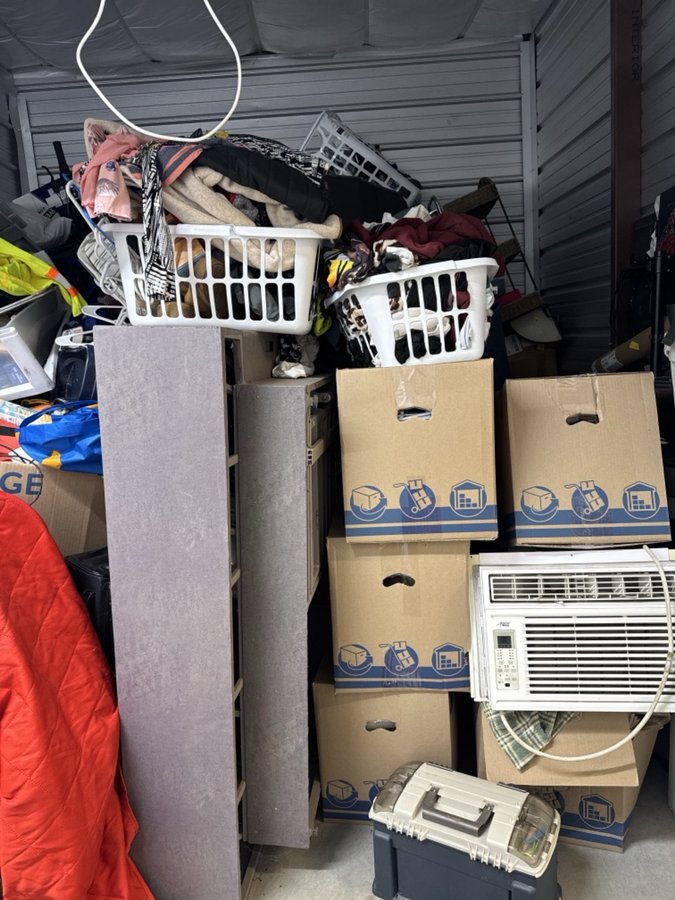 10 x 10 storage unit in Evans, CO