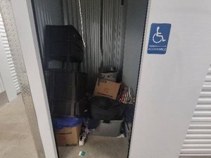 5 x 5 storage unit in Los Angeles, CA