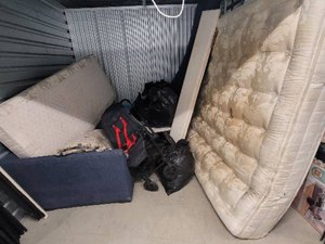 10 x 10 storage unit in Los Angeles, CA