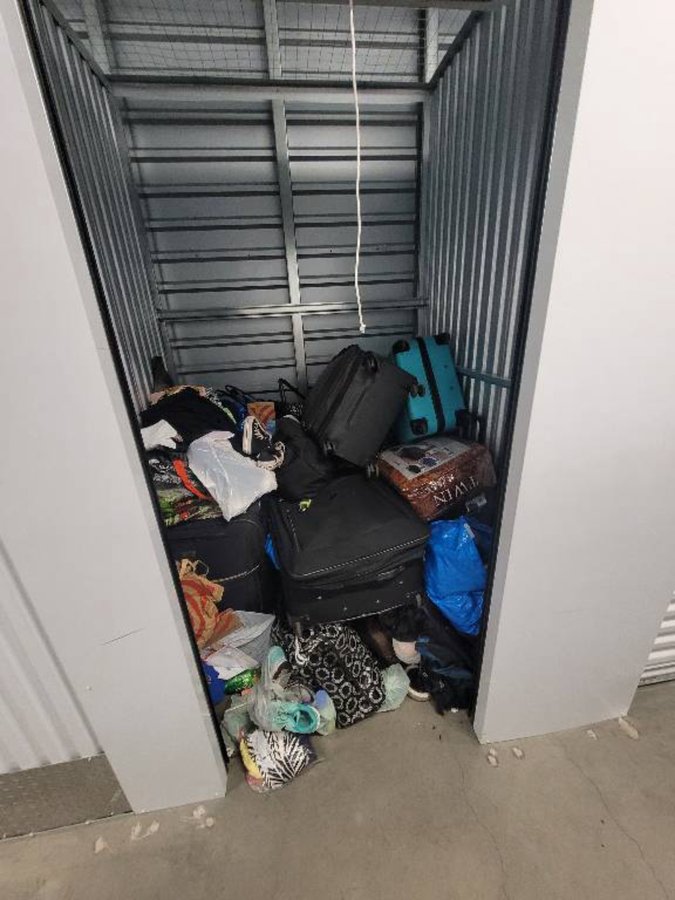 5 x 5 storage unit in Los Angeles, CA
