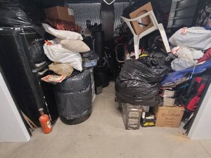 10 x 15 storage unit in Los Angeles, CA
