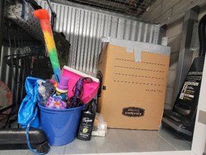 5 x 3 storage unit in Los Angeles, CA