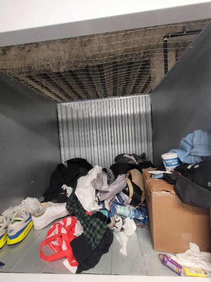 5 x 4 storage unit in Los Angeles, CA