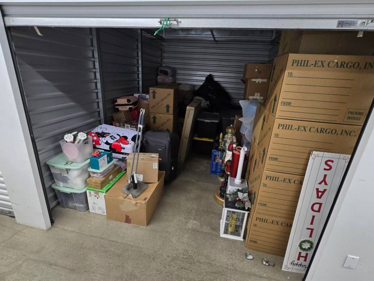 10 x 15 storage unit in Kapolei, HI