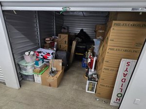 10 x 15 storage unit in Kapolei, HI