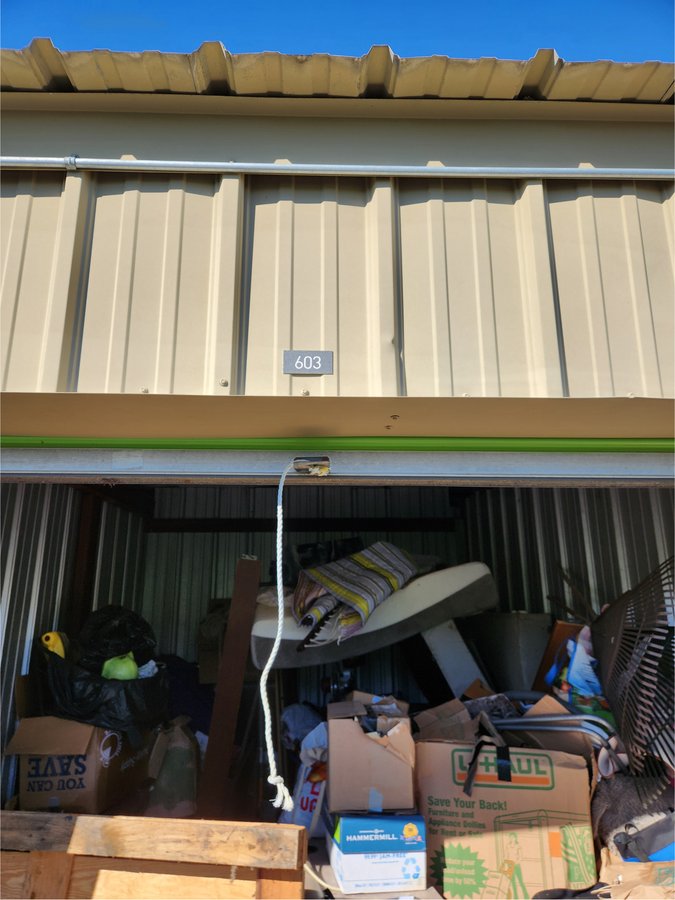 10 x 15 storage unit in East Syracuse, NY