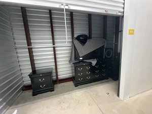 5 x 15 unit in Southfield