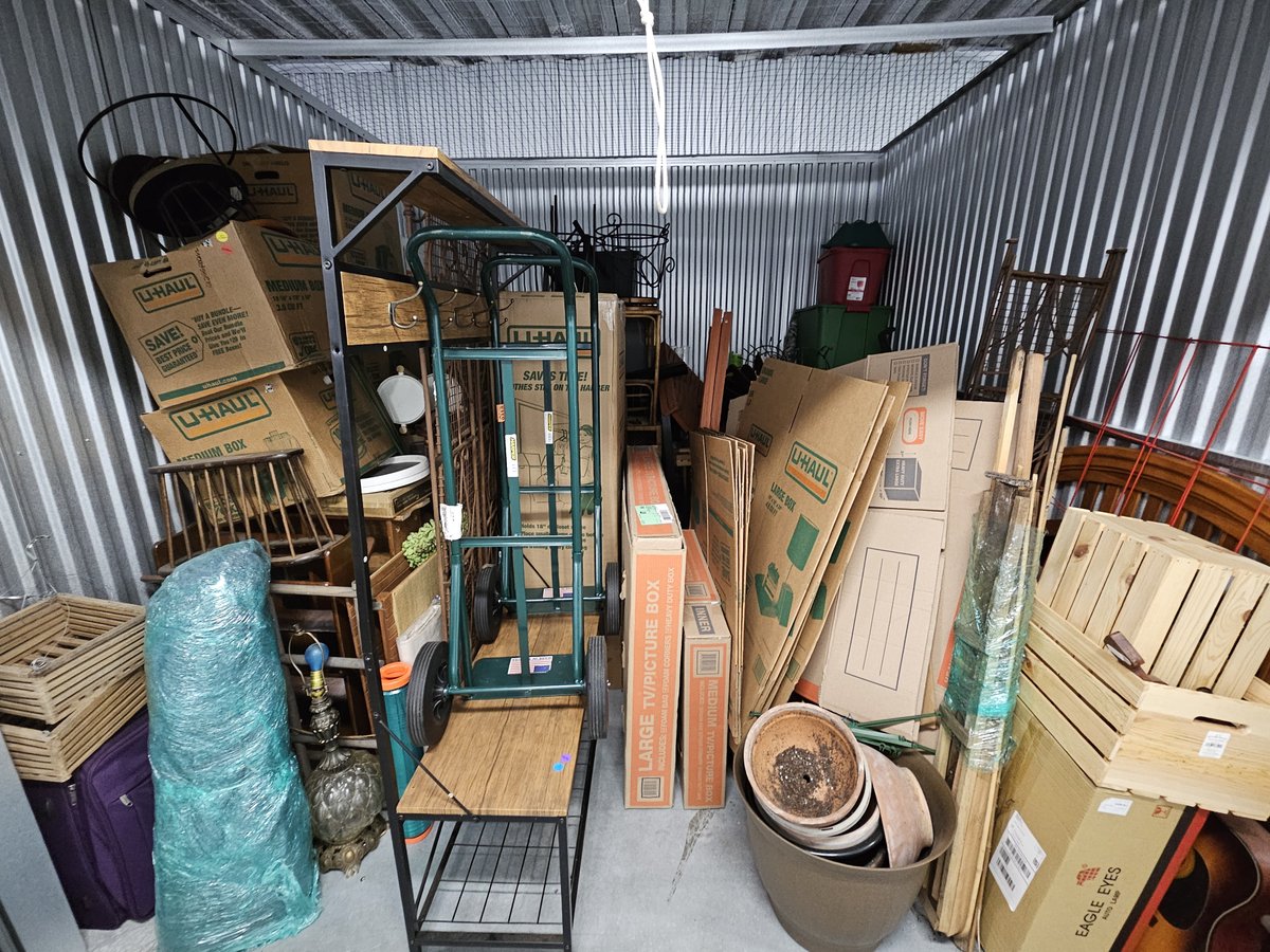 10 x 10 storage unit in Decatur, GA