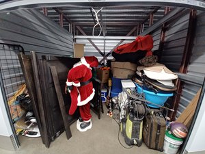 10 x 10 storage unit in Deer Park, NY