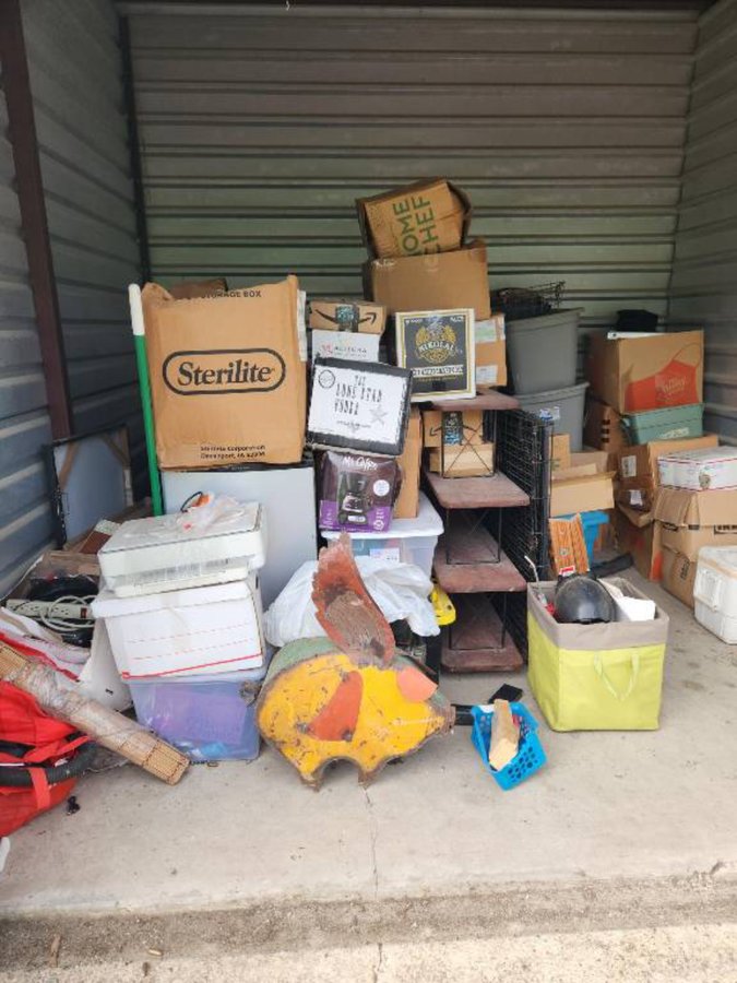 10 x 10 storage unit in Friendswood, TX