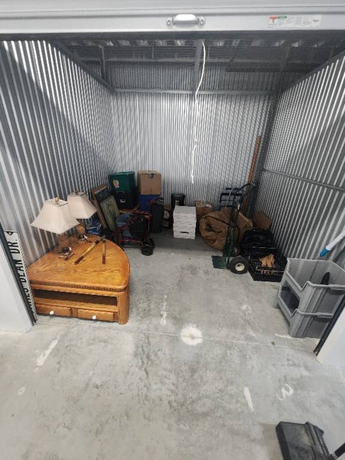 10 x 10 storage unit in Wesley Chapel, FL