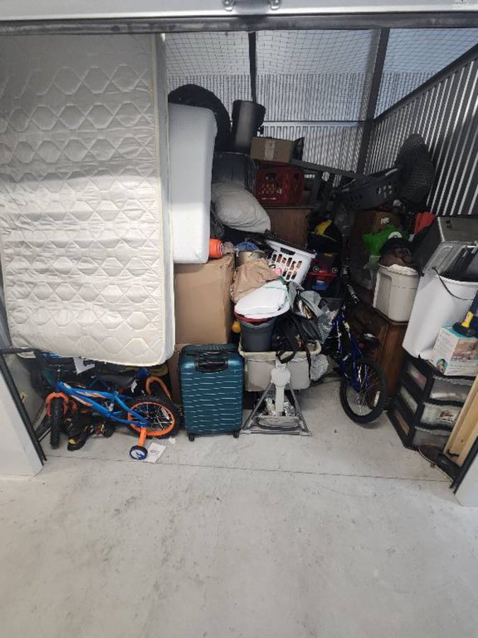 10 x 10 storage unit in Wesley Chapel, FL