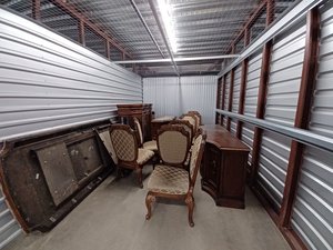 10 x 18 storage unit in Deer Park, NY