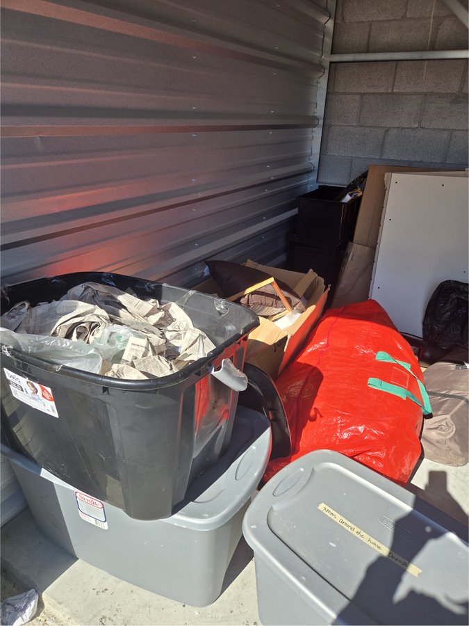 10 x 10 storage unit in Baltimore, MD