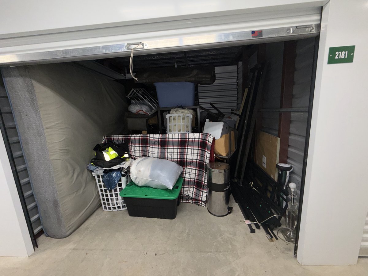 10 x 10 storage unit in Southfield, MI