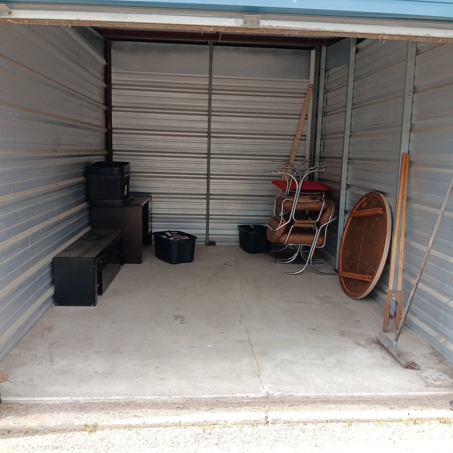 10 x 15 storage unit in Fenton, MI