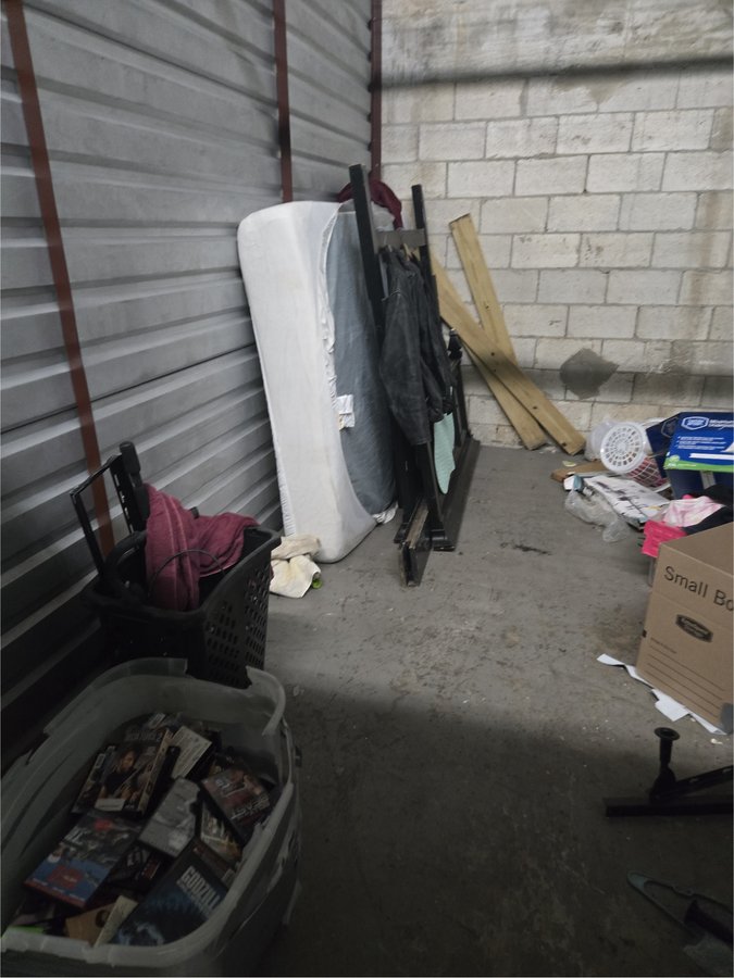 10 x 15 storage unit in Miami, FL