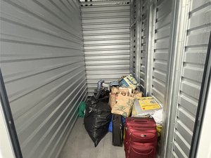 5 x 10 storage unit in Leesburg, VA