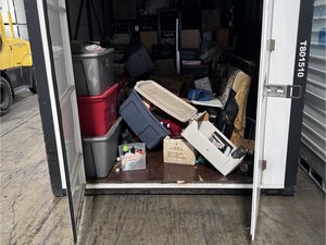 8 x 12 storage unit in Fontana, CA