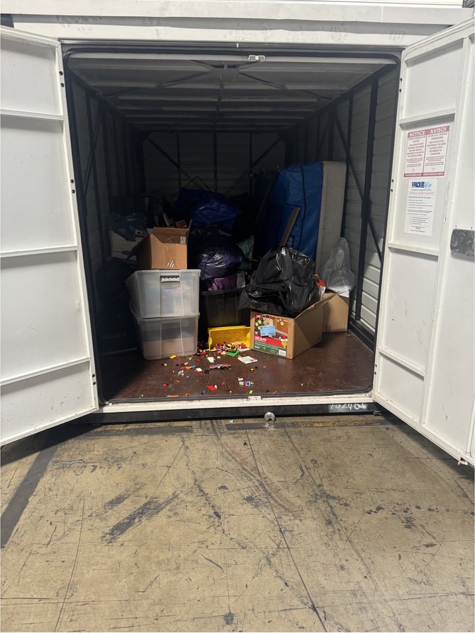 8 x 16 storage unit in Fontana, CA