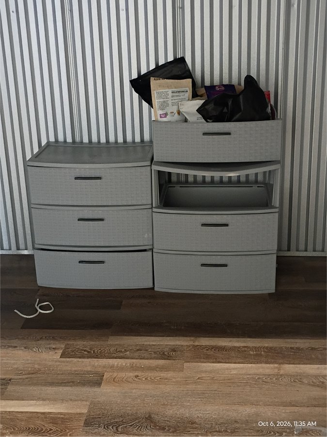 10 x 10 storage unit in Flint, MI