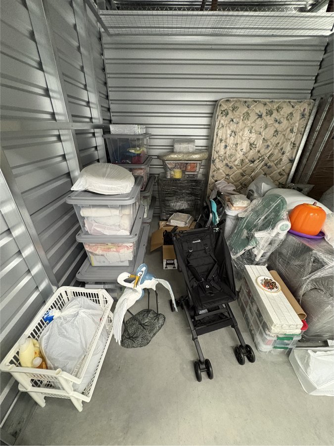 10 x 10 storage unit in Leesburg, VA