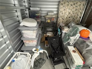 10 x 10 storage unit in Leesburg, VA