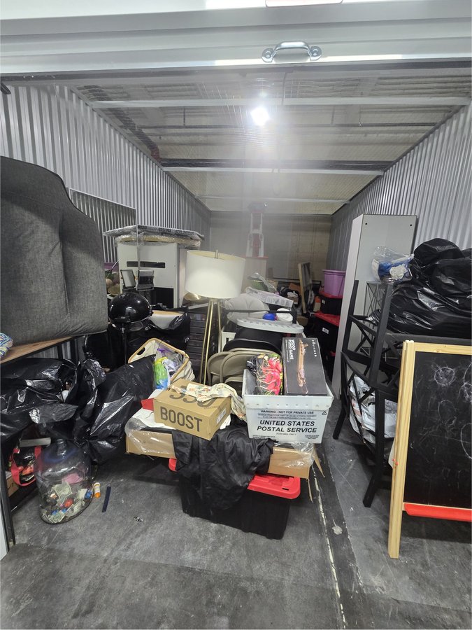 10 x 20 storage unit in Baltimore, MD