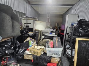 10 x 20 storage unit in Baltimore, MD