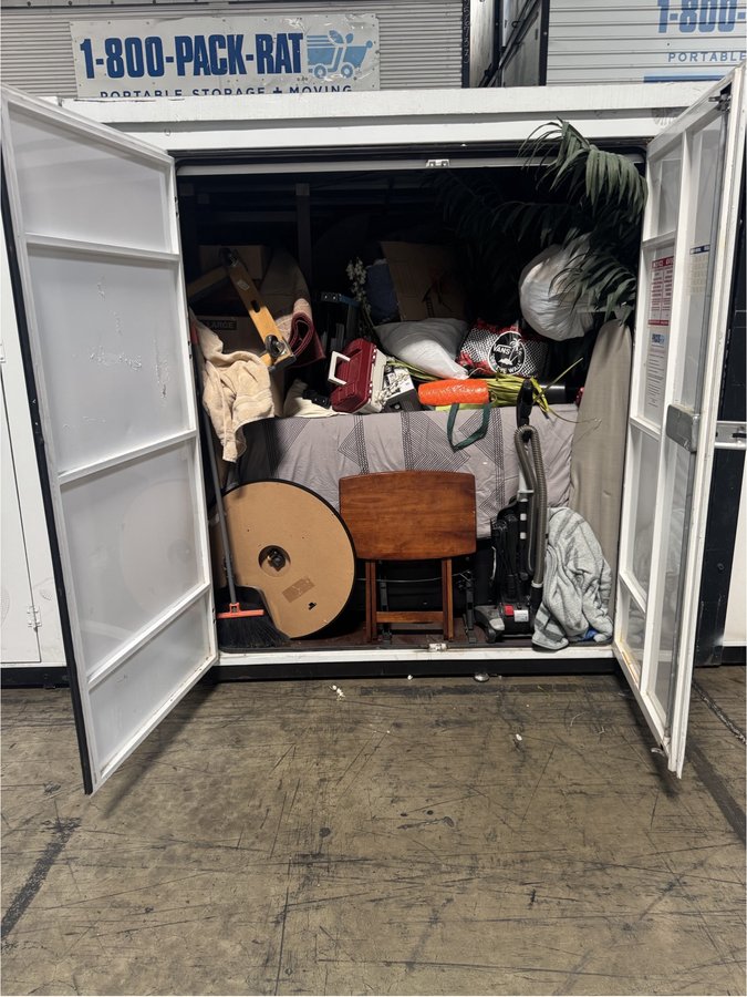8 x 16 storage unit in Fontana, CA