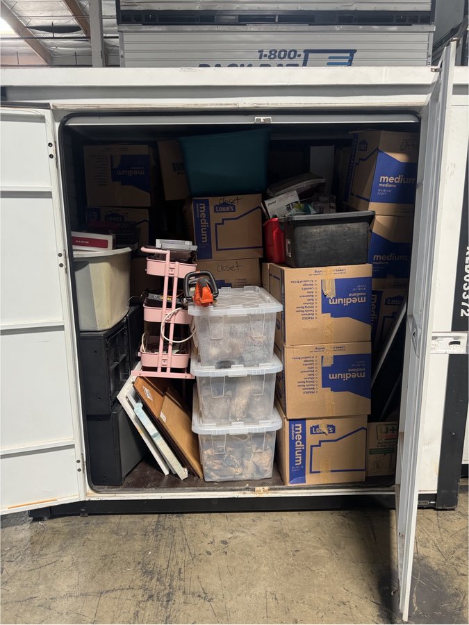 8 x 16 storage unit in Fontana, CA