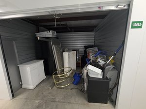 10 x 10 unit in Southfield