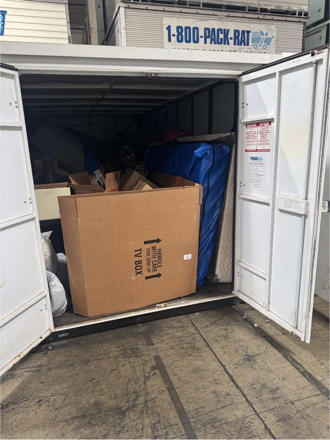 8 x 16 storage unit in Fontana, CA