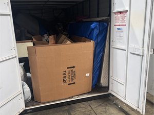 8 x 16 storage unit in Fontana, CA