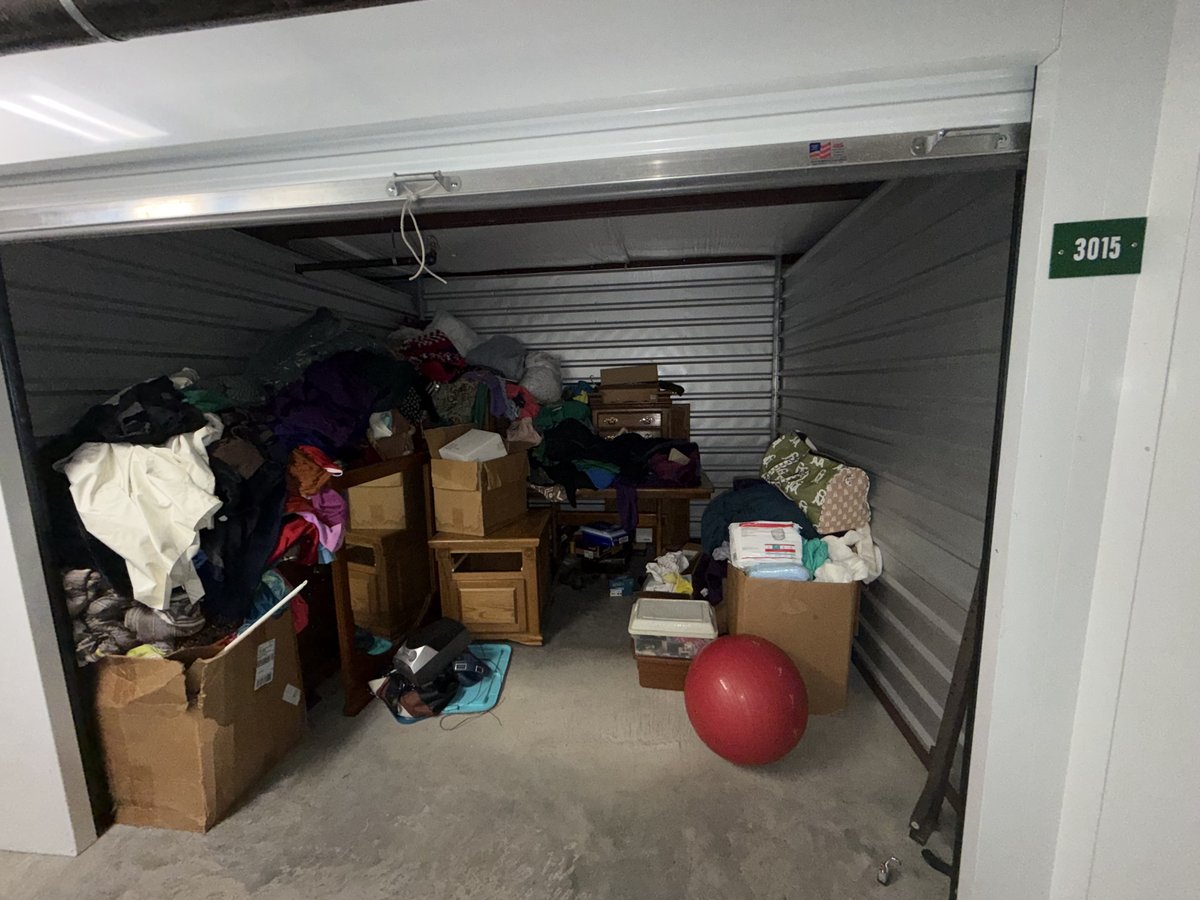 10 x 10 storage unit in Southfield, MI
