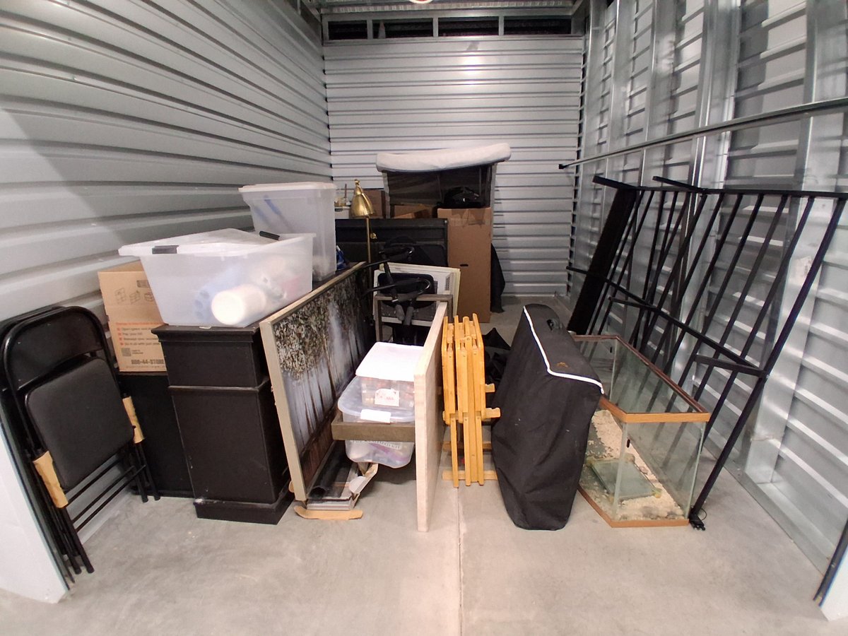 10 x 15 storage unit in Aurora, CO