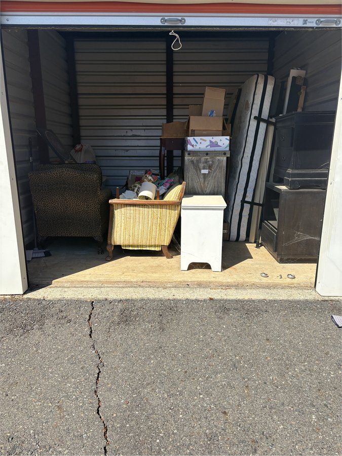 10 x 10 storage unit in Hot Springs, AR