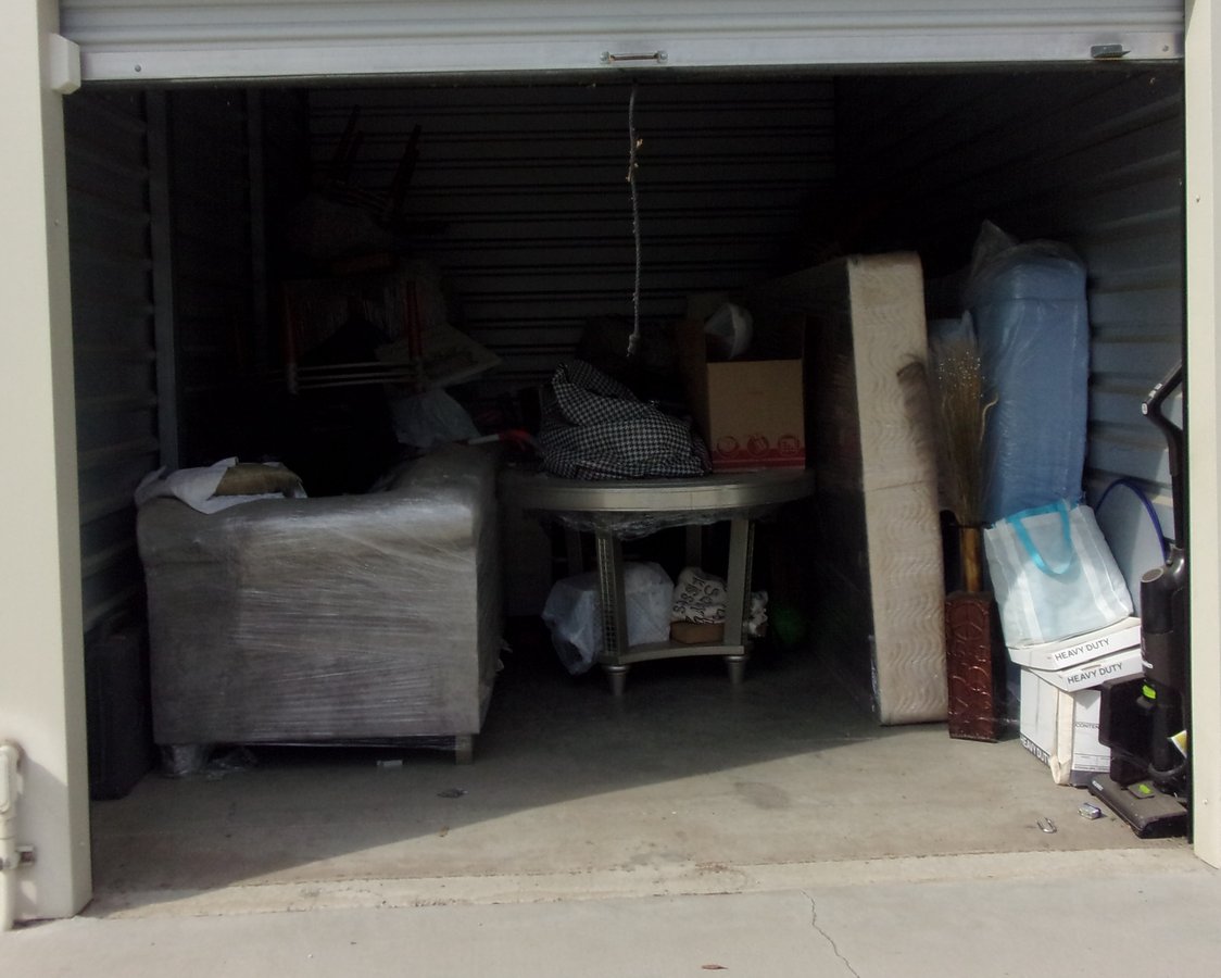 10 x 15 storage unit in Perris, CA