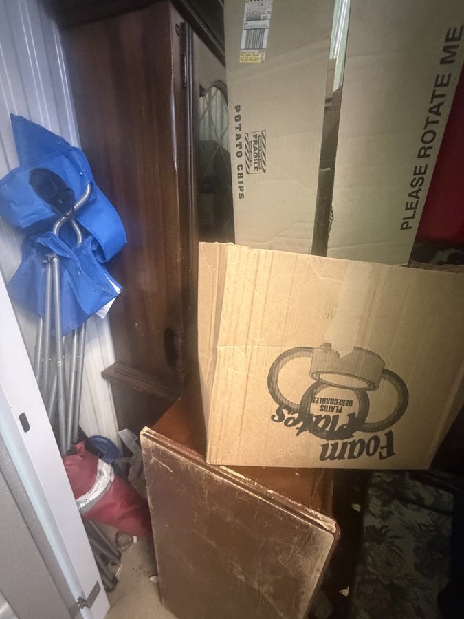 5 x 5 storage unit in Cudahy, WI