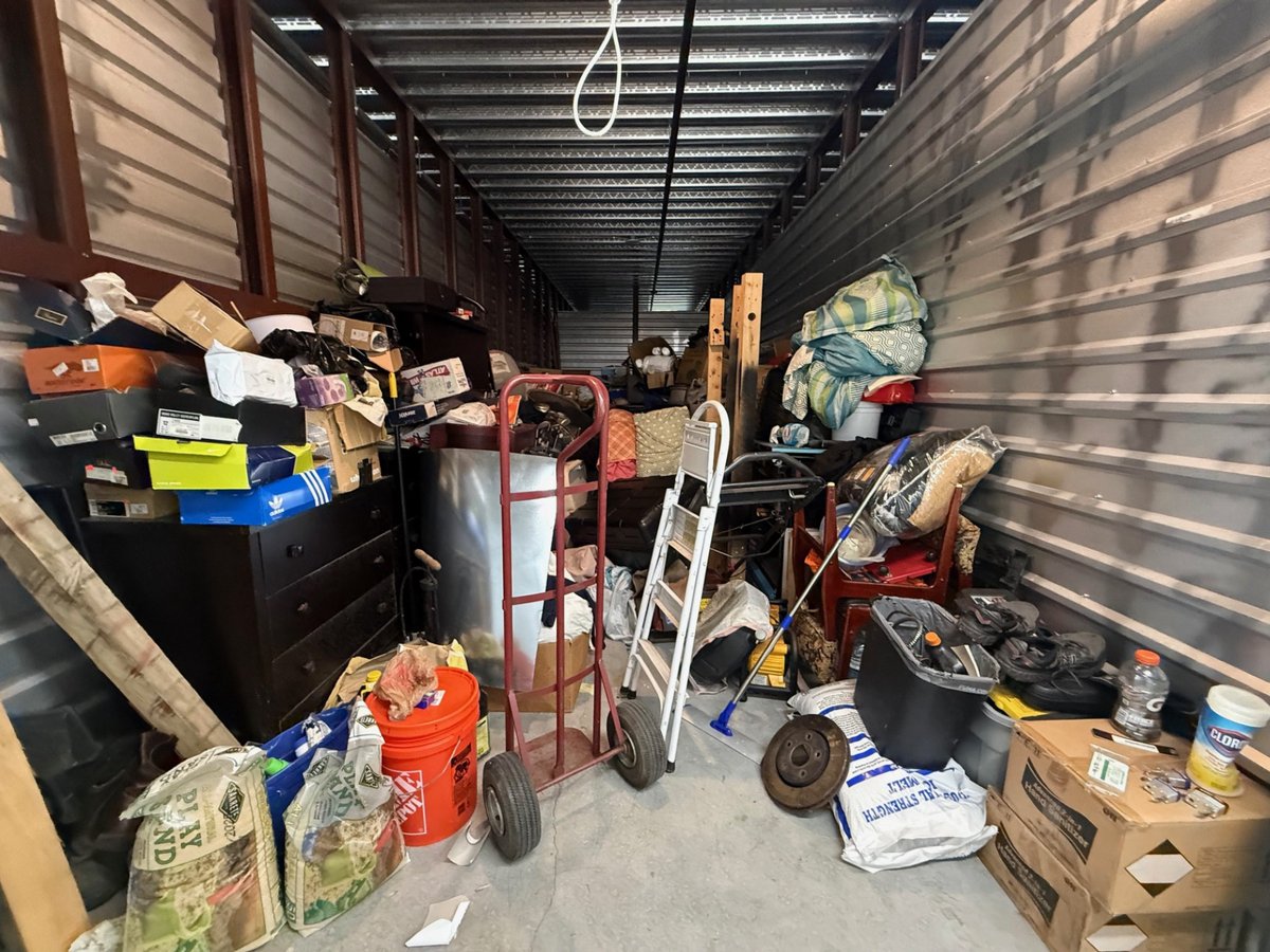 10 x 30 storage unit in Lanham, MD