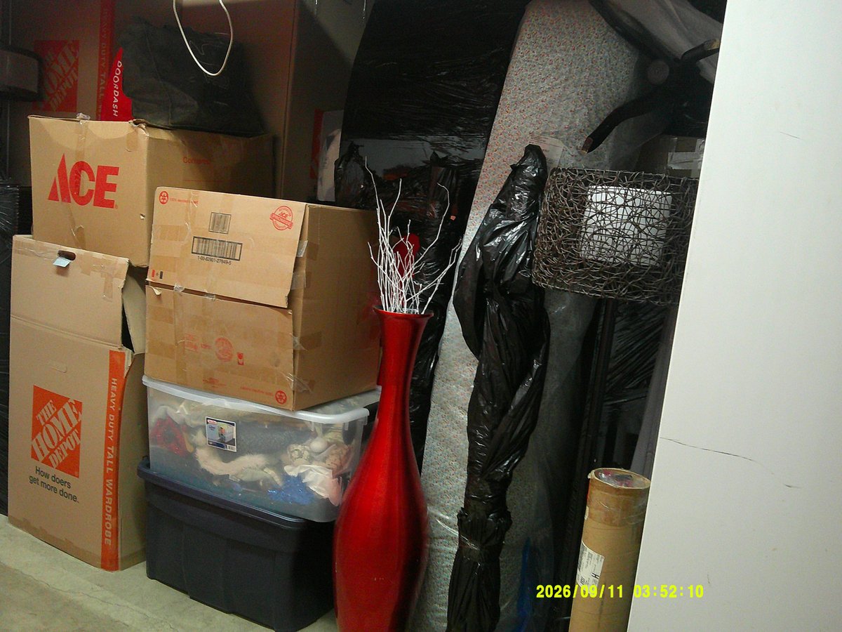 10 x 10 storage unit in Brooklyn, NY