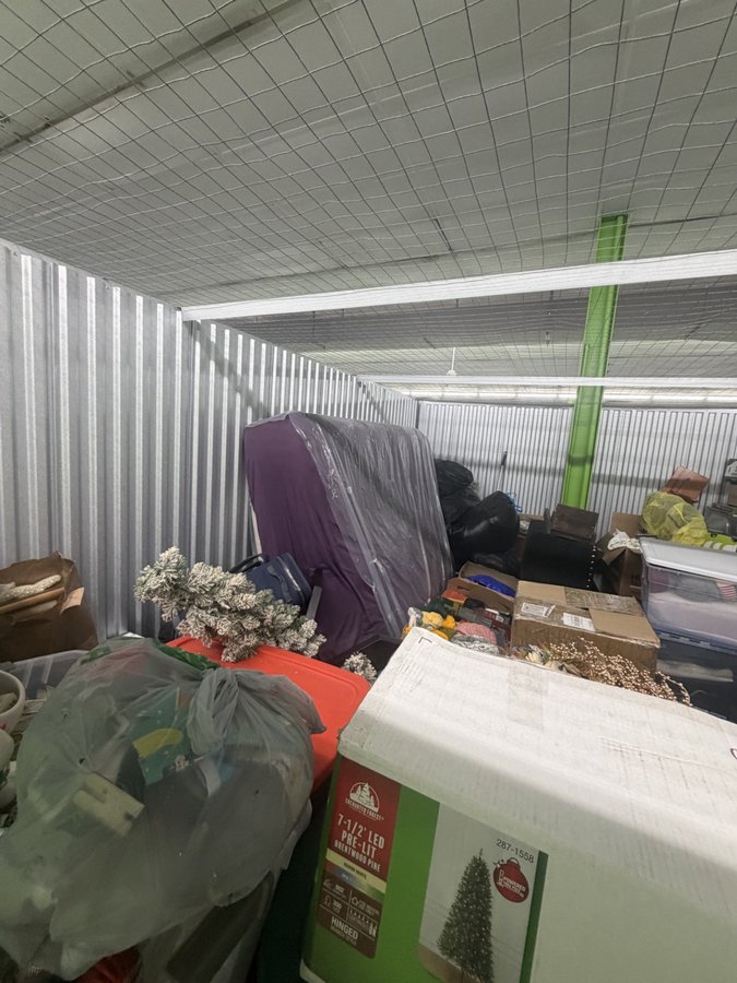 10 x 15 storage unit in Cudahy, WI