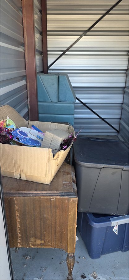 5 x 10 storage unit in Crete, IL