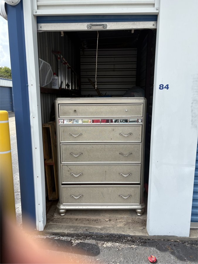 5 x 10 storage unit in Conroe, TX